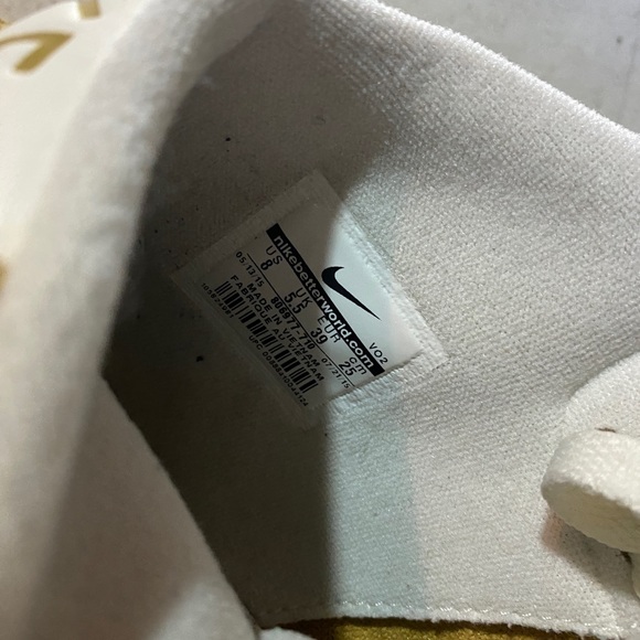 Nike Acorra Suede Size 8 US W - Picture 3 of 3